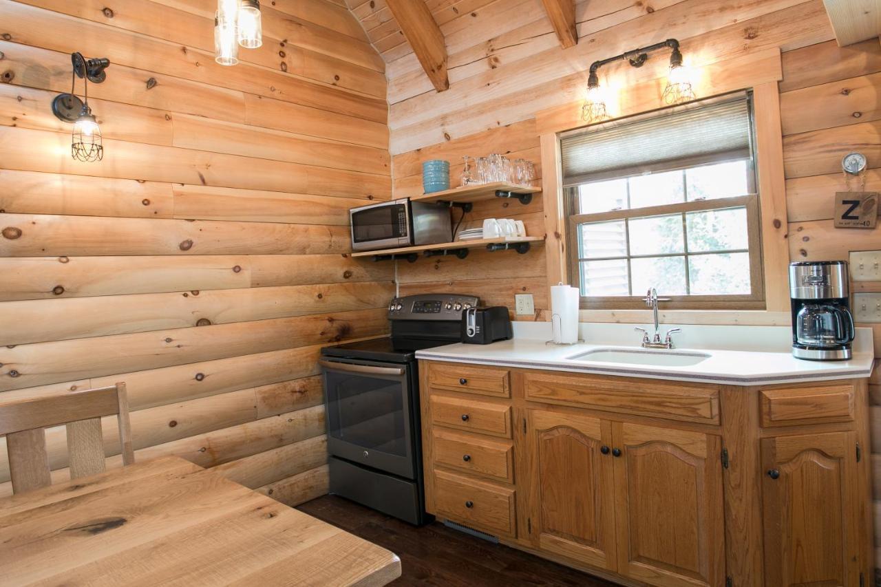 Hummingbird Haven Cabin By Amish Country Lodging Berlin Exterior foto
